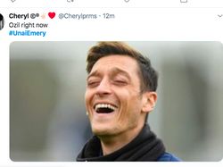 Meme Unai Emery Dipecat Arsenal Bikin Ozil Bahagia