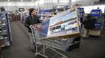 Antusias Warga Berburu Diskon Belanja di Saat Black Friday