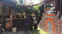 Siapa saja bisa datang ke Desa Bahasa Borobudur. Ada siswa maupun orang biasa yang mau belajar datang dari berbagai kota. Ada dari Solo, Jogja, Semarang, Jakarta, Bandung hingga luar Jawa, bahkan luar negeri. (Eko Susanto/detikcom)