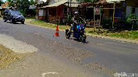 Saat itu dirinya memilih membeli motor bekas, dengan menyunting Yamaha Byson tahun 2012  dengan pertimbangan motor kuat dan penampakan gahar. Penampakan gahar ini akan menutupi kekurangannya saat dijalanan. Foto: Robby Bernardi/detik.com