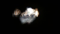 Demonstran yang berada di Baghdad berusaha untuk menyeberangi Jembatan Ahrar yang mengarah ke dekat Zona Hijau yang sangat dijaga ketat, pusat pemerintahan Irak. Khalid Mohammed/AP Photo.