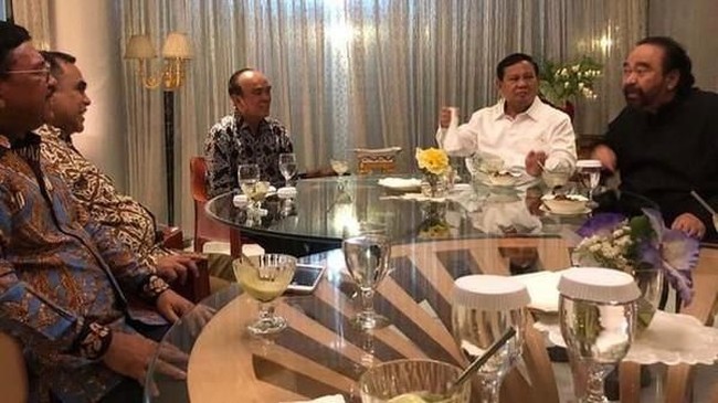 5 Momen Kulineran Soto ala Politisi, Ganjar Pranowo hingga Jokowi