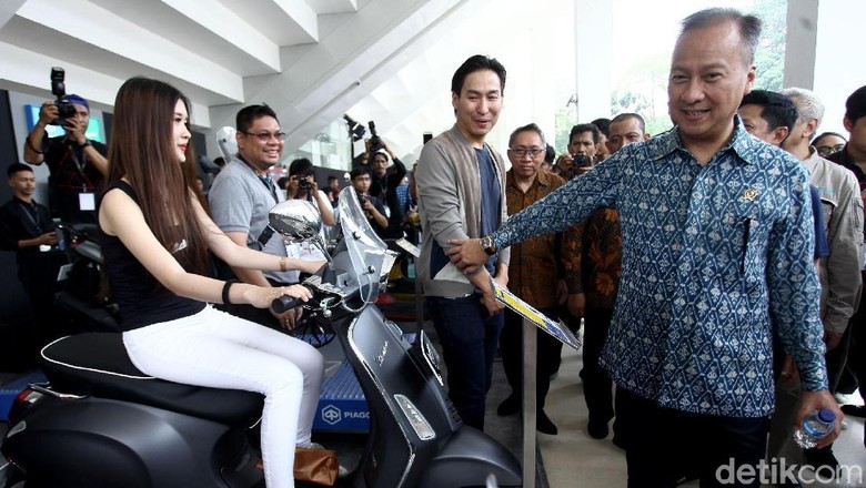 Menperin Agus Gumiwang Buka IIMS Motobike Expo 2019 Foto: Rifkianto Nugroho Menperin Agus Gumiwang Buka IIMS Motobike Expo 2019 Foto: Rifkianto Nugroho