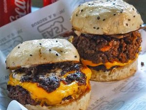 Yuk! Coba Burger Artisan yang Enak di 5 Tempat Ini