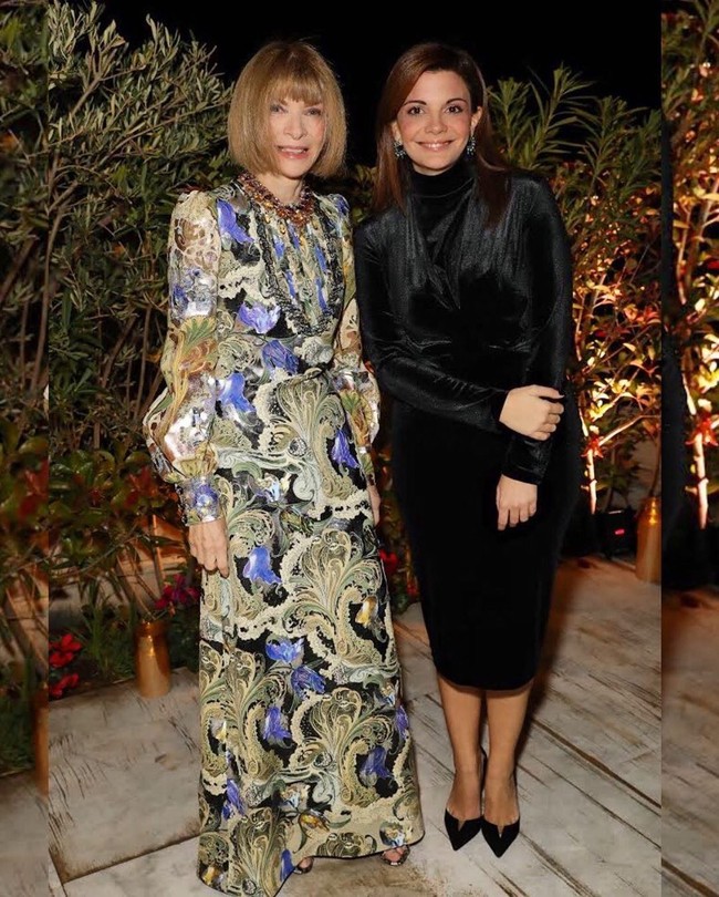 Thaleia Karafyllidou bersama panutannya, bos Vogue Amerika Serikat Anna Wintour. (Foto: Instagram/@thaleiavoguegr)