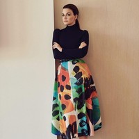 Majalah Vogue Yunani terbit lagi Maret 2019 setelah tujuh tahun absen karena resesi di negara tersebut. Untuk memimpin majalah tersebut, terpilihlah Thaleia Karafyllidou yang baru berusia 29 tahun. Berasal dari generasi milenial, ia pun menjadi pemimpin redaksi termuda dalam sejarah Vogue. (Foto: Instagram/@thaleiavoguegr)