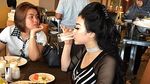 Kenalan dengan Shella O, Asisten Hotman Paris yang Cantik dan Doyan Ngopi