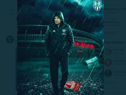 Meme Unai Emery Dipecat Arsenal Bikin Ozil Bahagia