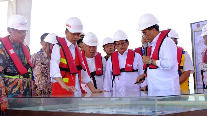 Presiden Jokowi meninjau proyek Pelabuhan Patimban (Andhika-detikcom)