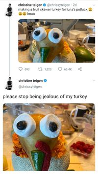 Demi Sang Putri, Chrissy Teigen Buat 'Kalkun' Buah Menggemaskan