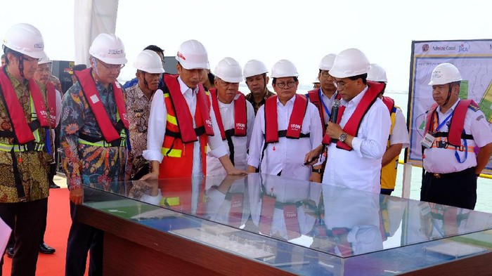 Presiden Jokowi meninjau proyek Pelabuhan Patimban (Andhika-detikcom)