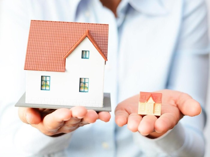 Buying a small or a big house considering the prices  difference