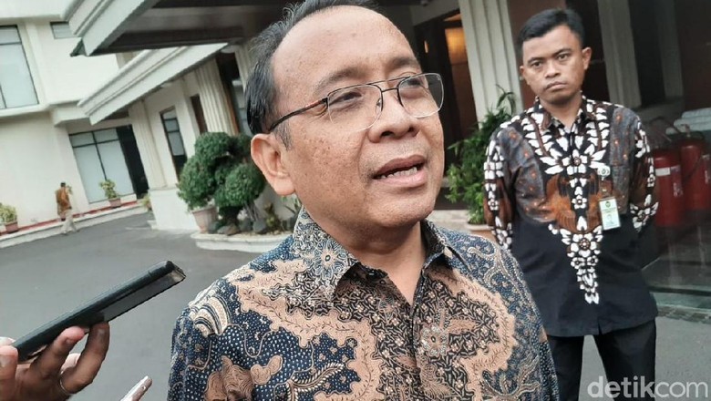 Mensesneg: Stafsus Milenial Beri Saran di Pidato Jokowi-Rapat Kartu Pra Kerja Mensesneg: Stafsus Milenial Beri Saran di Pidato Jokowi-Rapat Kartu Pra Kerja