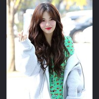 Hyuna pun takut kondisi ini diketahui orang dan membuat mereka tidak mengundangnya untuk tampil. Karena itu, ia tak memberi tahu hal ini pada siapa pun meski merasa bersalah dengan orang-orang yang bekerja dengannya. (Foto: Instagram @hyuna_aa)