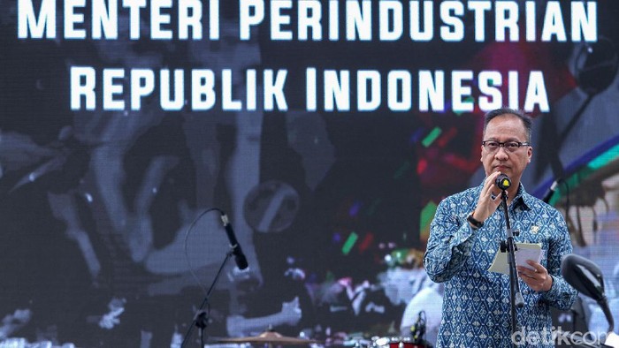 Menteri Perindustrian (Menperin) membuka pameran IIMS Motobike Expo 2019. Pameran itu digelar di Istora Senayan.