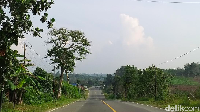 Namun sangat disayangkan, masih ada beberapa pengendara motor yang luput menggunakan perangkat safety saat berkendara. Foto: Luthfi Anshori/detikOto