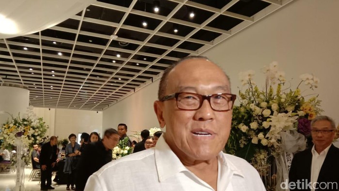 Aburizal Bakrie melayat Ciputra