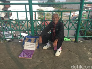 Viral Kakek Penjual Jasa Timbang Badan di Stasiun Bogor, Ini Sosoknya