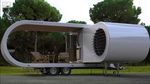 Mobil Caravan Berdesain seperti USB