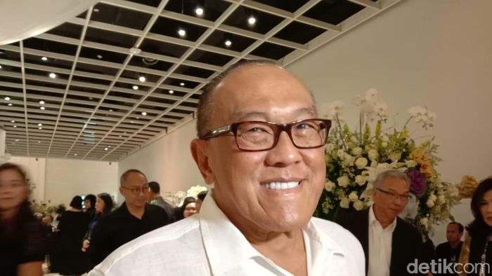 Aburizal Bakrie melayat Ciputra/Foto: Anisa Indraini detikcom Aburizal Bakrie melayat Ciputra/Foto: Anisa Indraini detikcom