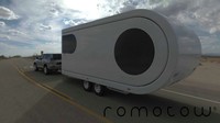 Mobil caravan yang satu ini sangat keren dan bakal asyik berpetualang di dalamnya. Foto: Pool (Autoevolution)