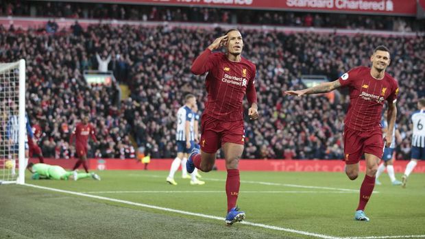 Virgil van Dijk jadi bintang kemenangan Liverpool.