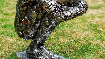 Ini dimulai sebagia hobi, tetapi karena saya semakin mahir dalam memahat, saya mengubahnya menjadi profesi penuh waktu, ucapnya. Foto: Bored Panda