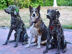 Keren! Saat Seniman Sulap Sampah Jadi Karya Menganggumkan