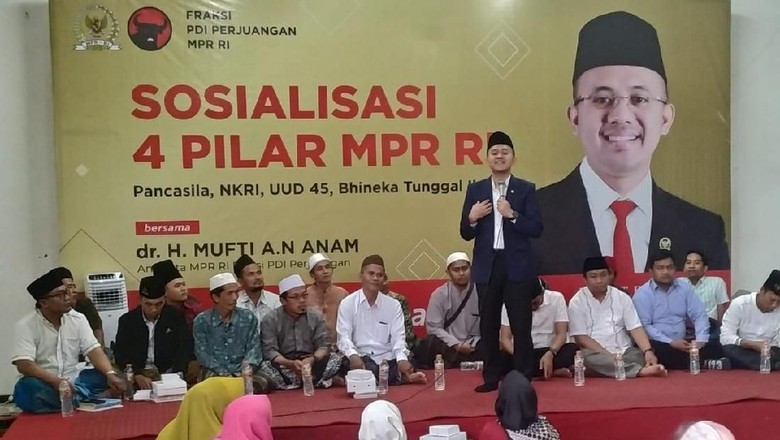 Beras Terancam Dibuang, DPR: Peran Bulog Perlu Diperjelas Beras Terancam Dibuang, DPR: Peran Bulog Perlu Diperjelas