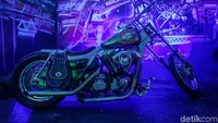 Tak ketinggalan Bingky juga memamerkan motor hasil garapannya. Mulai dari motor custom roda tiga hingga bergaya chopper.
