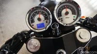 Tampilan klasik juga terlihat pada bagian odometer motor. Foto: Rifkianto Nugroho