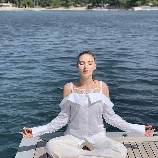 Seperti dikutip dari Sky, kontes kecantikan tersebut memang memberlakukan aturan kalau kontestan maupun pemenang tidak boleh menikah atau memiliki anak. Foto: Instagram/@veronika_didusenko