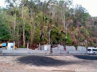 Pembangunan toilet umum di Pantai Paal