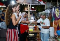 Menikmati Nasi Kebuli dan Roti Kamir Khas Timur Tengah di 'Arabian Street Food'