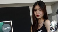 Mereka dihadirkan untuk memberikan informasi terkait motor yang dipamerkan.