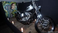 Binky juga menceritakan terdapat replika motor custom dari film-film yang ikonik, seperti Easy Rider dan Marlboro Man. 