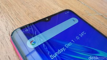 Layarnya menggunakan notch mini drop yang disebut lebih kecil ketimbang sebelumnya. Foto: detikINET/Anggoro Suryo Jati