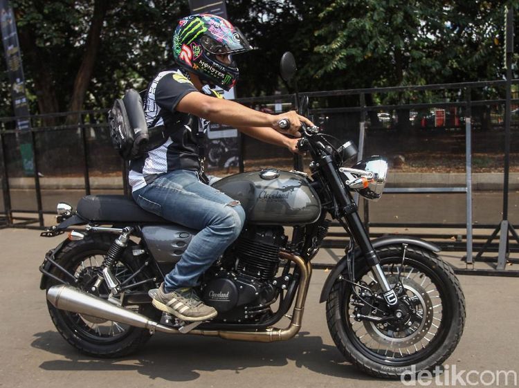 Wujud Scrambler 400 cc yang Dibanderol Rp 72 Juta