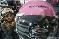 Helm untuk Hijabers Sudah Standar SNI