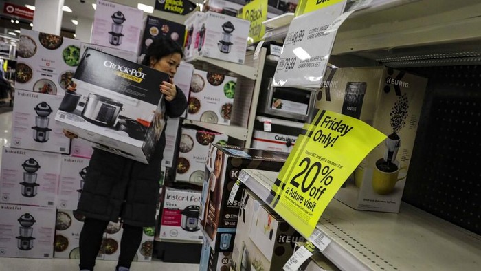 Berburu diskon di Black Friday. Foto: AP Berburu diskon di Black Friday. Foto: AP
