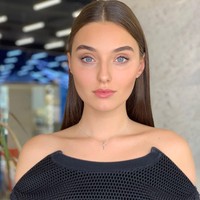 Pemenang Miss Ukraine 2018 ini tak tinggal diam setelah dilarang berpartisipasi ikut kontes Miss World, karena statusnya sebagai ibu dari satu anak. Foto: Instagram/@veronika_didusenko