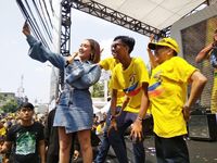 HUT ke-29, JNE Pecahkan Rekor MURI Bagikan 15.000 Nasi Liwet