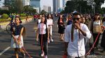 Para Perempuan Terlihat Lebam, Dirantai, tapi Melawan Kekerasan