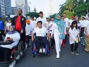 Mensos Jalan Sehat Bareng Penyandang Disabilitas