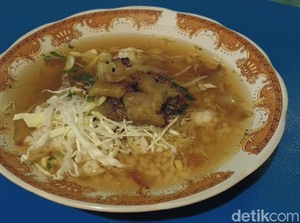 Semerbak Rempah Dalam Semangkuk Soto Sampah