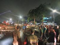 Ahok Dulu Mau Tebang Tiang Reklame di DKI, Bagaimana Kini?