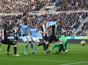 Catatkan 24 Tembakan, City Kerepotan Hadapi Parkir Bus Newcastle