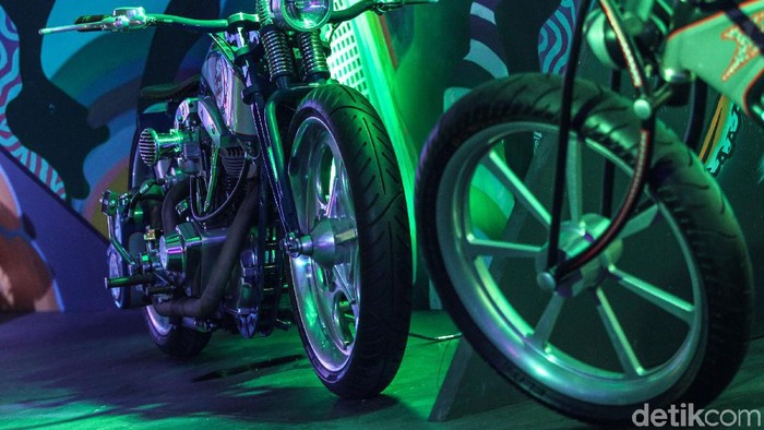 Fantasy World motor custom IIMS Motobike Expo