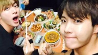 Bersama anggota BTS lainnya, sebelum dan usai manggung Jin asyik menyantap berbagai makanan enak yang sudah disediakan, utnuk menambah energi. Foto: Twitter & Instagram BTS