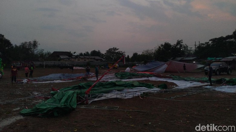 Angin Kencang Kembali Terjang Mojokerto, Begini Dampaknya Angin Kencang Kembali Terjang Mojokerto, Begini Dampaknya